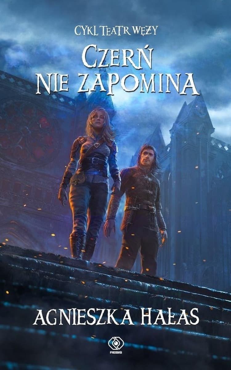 Czerń nie zapomina. Teatr węży. Tom 5 - Agnieszka Hałas