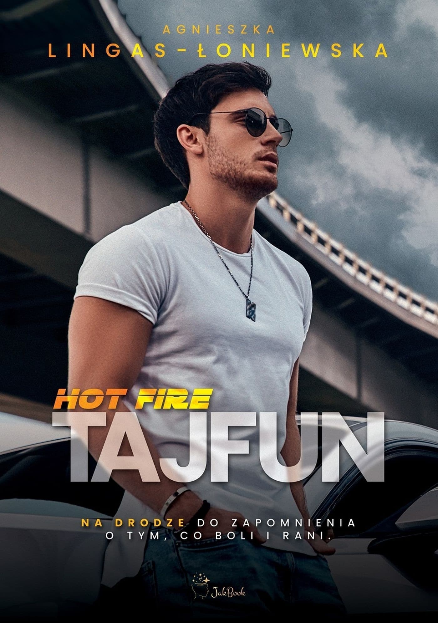 Hot Fire. Tajfun. Tom 1