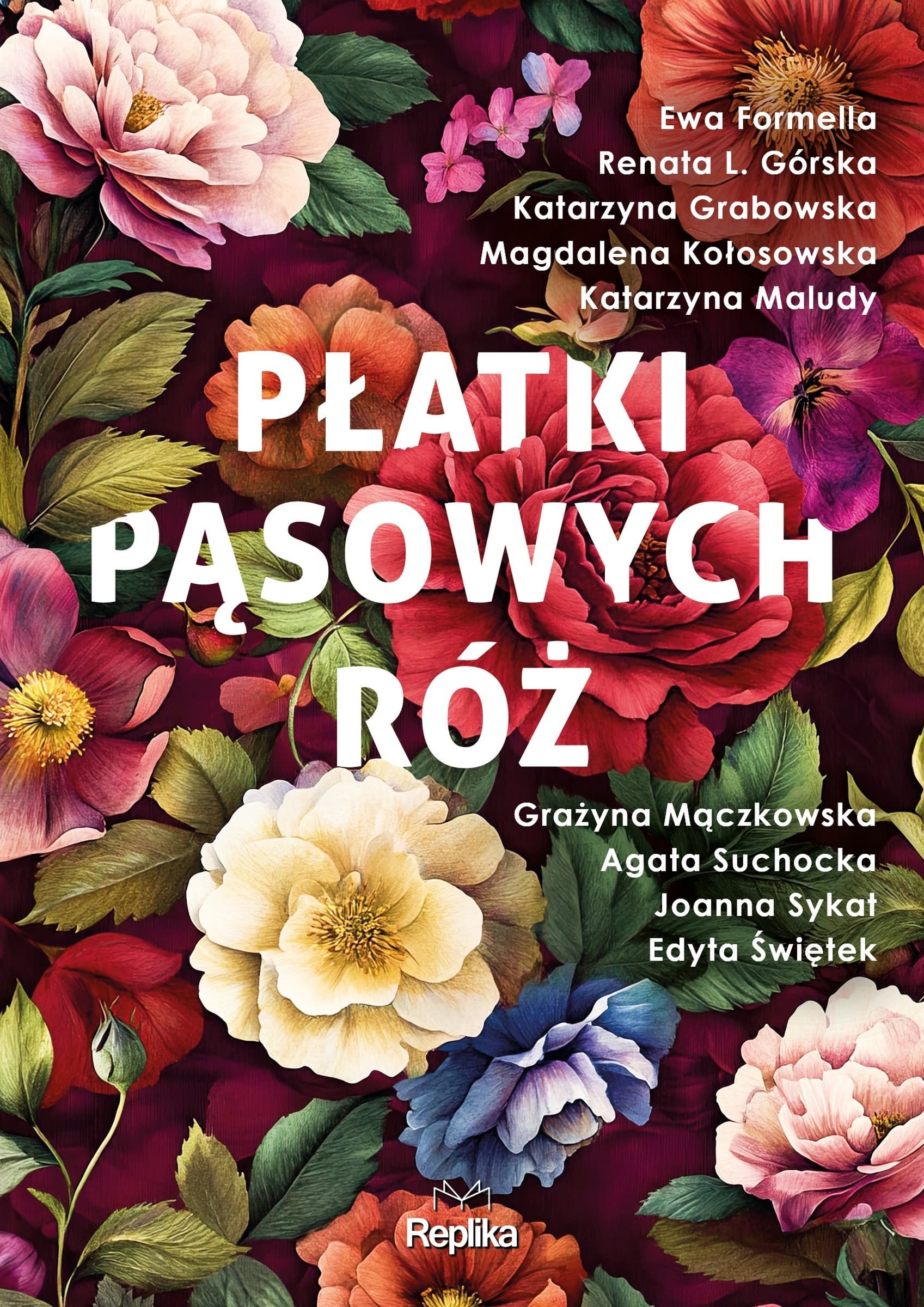 Płatki pąsowych róż