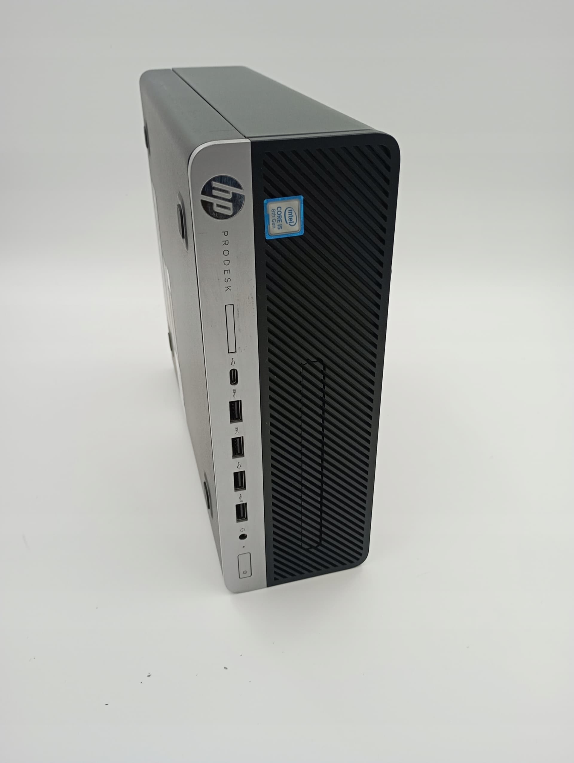 Komputer stacjonarny HP ProDesk 600 G4 MP z procesorem i5-8500T, 8GB RAM i dyskiem SSD 256GB