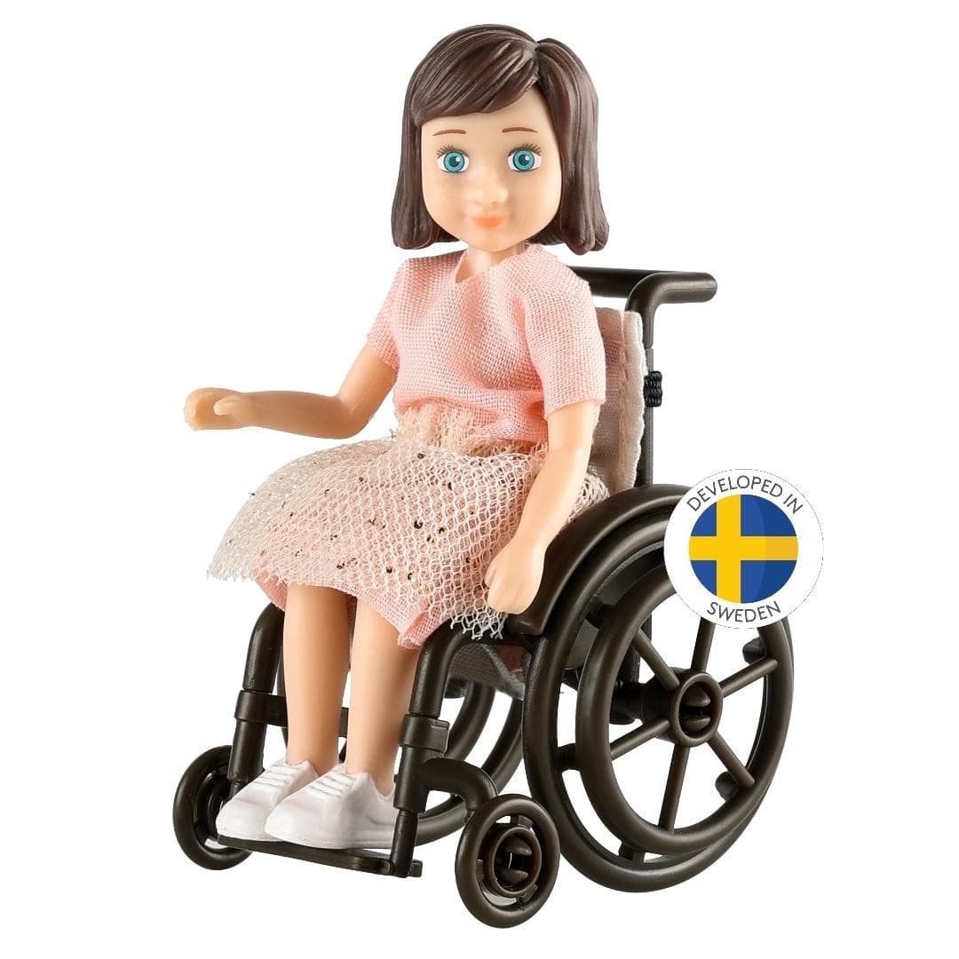 Lalka na wózku inwalidzkim Lundby MICKI 14 cm