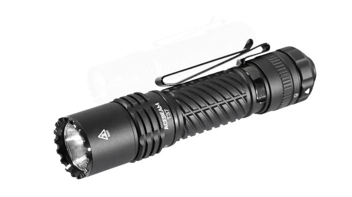 Latarka Acebeam T37 Black
