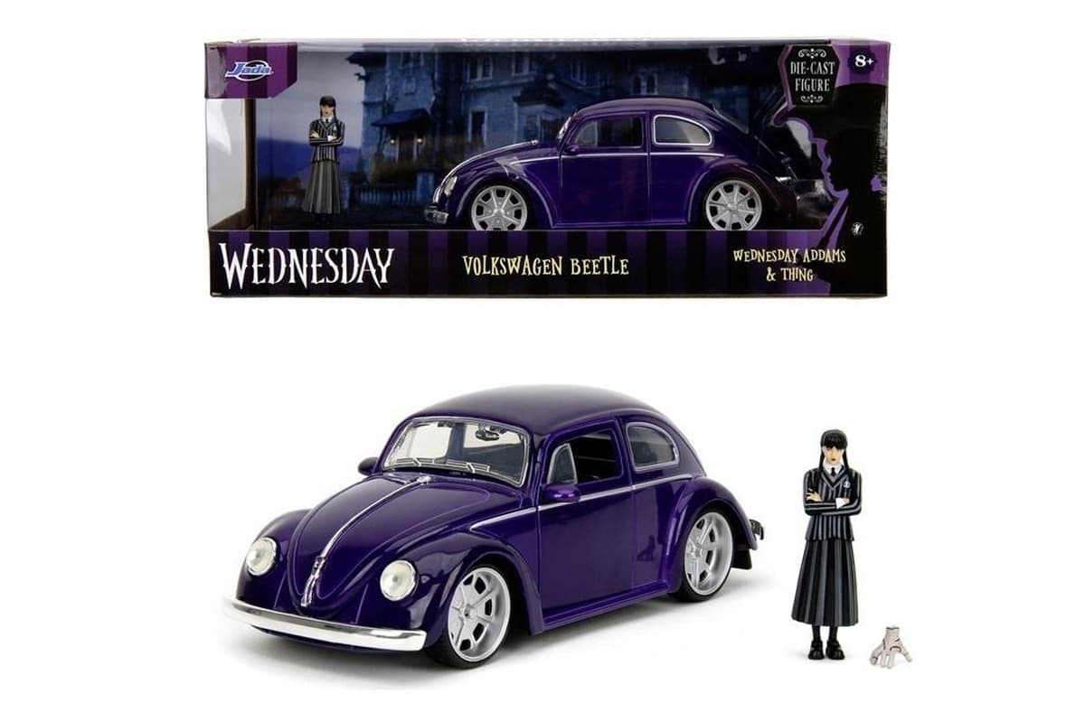 Model Volkswagen Beetle Jada 1:24 z figurką Wednesday