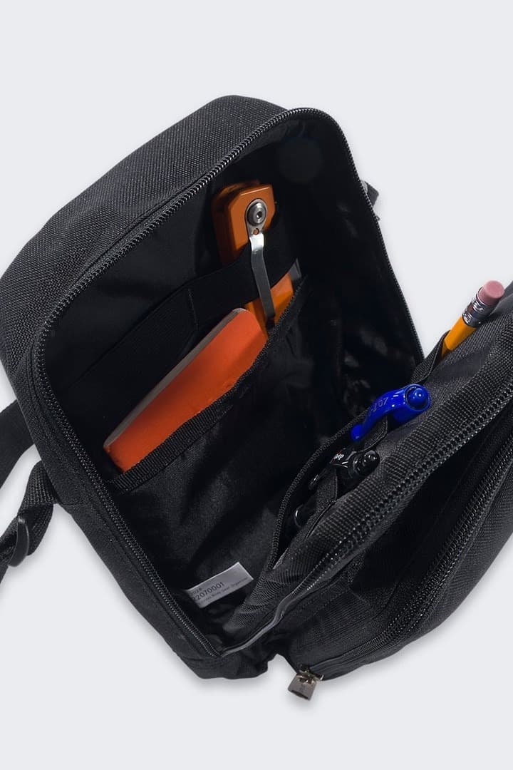 Saszetka Carhartt Crossbody Zip Czarna